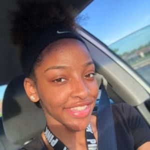 Meet your Posher, Danyelle